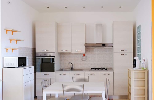 Locri Wohnung | A place away from the city chaos, in a serene and relaxing environment.