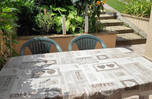 Balatongyorok Haus | Charming building in beautiful Balatongyörök with WiFi, AC