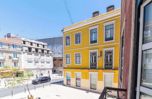 Misericordia Wohnung | Spacious & Stylish 4BR Retreat in the Heart of Lisbon