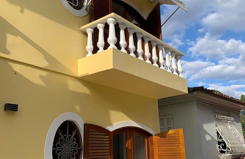 Historic Center Wohnung | Romantic Suite with balcony view in the Historic Center of Petrópolis