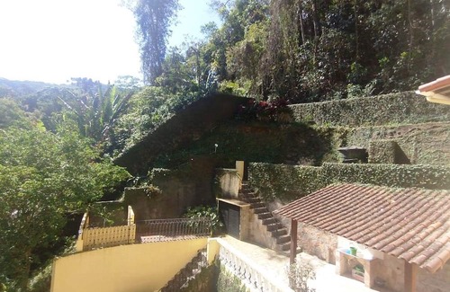 Historic Center Wohnung | Romantic Suite with balcony view in the Historic Center of Petrópolis