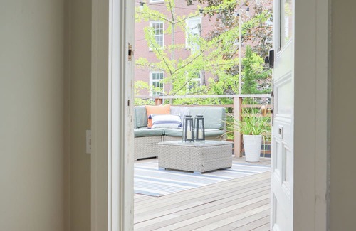 West End Wohnung | Amazing West End apartment walkable to downtown and the waterfront.
