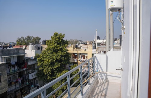 Lajpat Nagar Wohnung | 1BHK Boho Escape in Lajpat Nagar