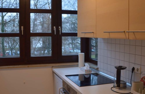 Neuhadern Wohnung | Sonnige ruhige Wohnung mit Balkon - gute Verkehrsanbindung - nice and quiet flat
