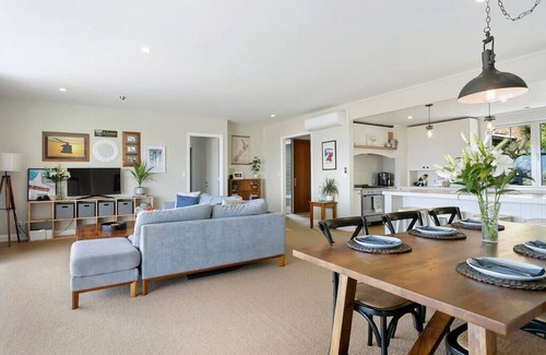 Acacia Bay Haus | Whakaipo Sunsets with Spa pool - divine views, beautiful, tranquil, tasteful comfort