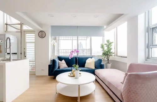 Daan Wohnung | Bright and Spacious Duplex. Abundant natural light