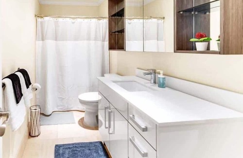 Novi Wohnung | Luxury 2BD | DT Novi | 2 Beds | Free Parking