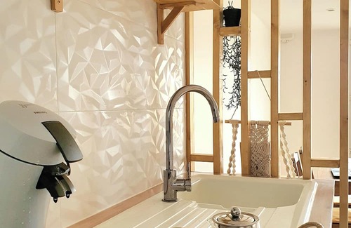 Saint-Genis-Laval Wohnung | Quiet, detached T2 apartment/10 min from Lyon Centre/Private car park/Terrace