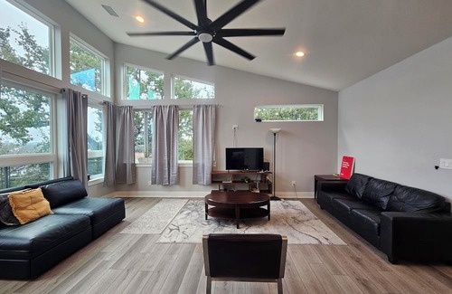 Waterford On Lake Travis Haus | Pet-friendly, upper-level 3-bedroom home with AC, WiFi