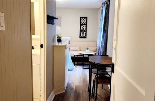 Ashland Wohnung | Cozy compact Studio in Ashland, PA, High-speed Wi-Fi , AC & Complimentary coffee