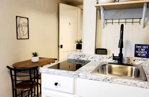 Ashland Wohnung | Cozy compact Studio in Ashland, PA, High-speed Wi-Fi , AC & Complimentary coffee