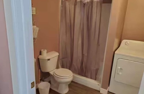 Arena Haus | Sugarland Suite - Cozy 1 BR on 10 acres on class 2 trout stream in Arena + WiFi