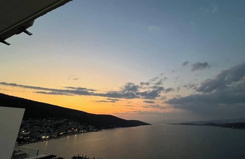 Amfilochia Wohnung | Suite 3 on the Hill - Stunning, Spacious, and Breathtaking Panoramic View