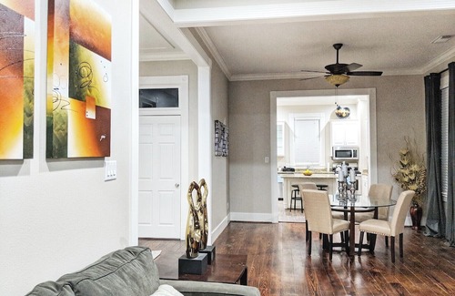 Washington Ave./ Memorial Park Hütte | Charming 2-bedroom cottage with WiFi, AC in amazing Houston