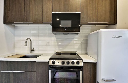 Reynoldstown Hütte | Tiny Home by the Beltline and The Eastern. Great, walkable location