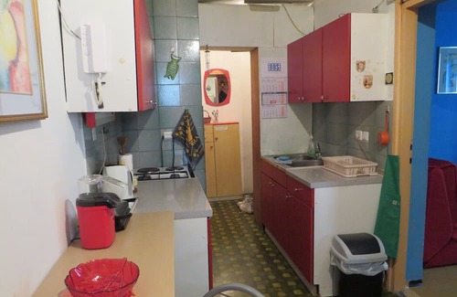 Sarajevo Wohnung | Tranquil 3-bedroom apartment with WiFi in strict center of Sarajevo