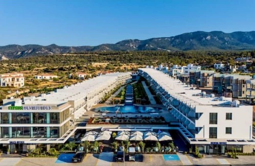 Bahceli Wohnung | Modern studio: Relaxation with pool & sea view