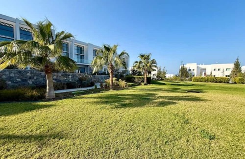Bahceli Wohnung | 2BR apartment in green complex with pools, gym, spa