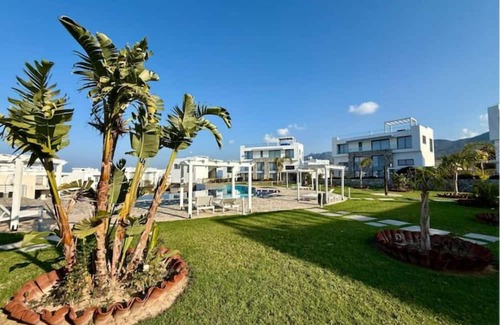 Bahceli Wohnung | 2BR apartment in green complex with pools, gym, spa