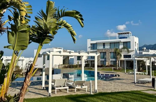 Bahceli Wohnung | 2BR apartment in green complex with pools, gym, spa