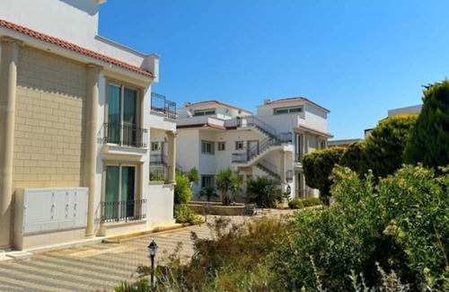 Bahceli Wohnung | Quiet apartment: sea view + gym + pool + spa