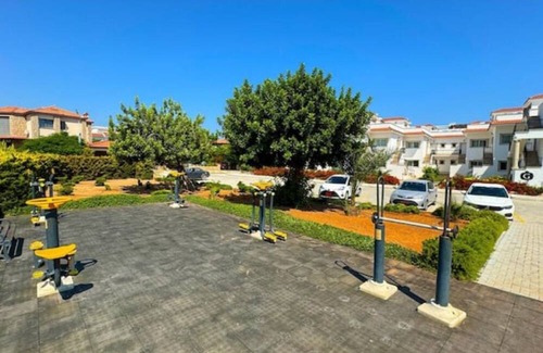 Bahceli Wohnung | Quiet apartment: sea view + gym + pool + spa