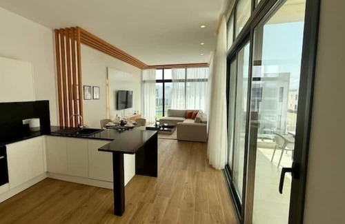 Bahceli Wohnung | Chic penthouse in green resort: pool + gym