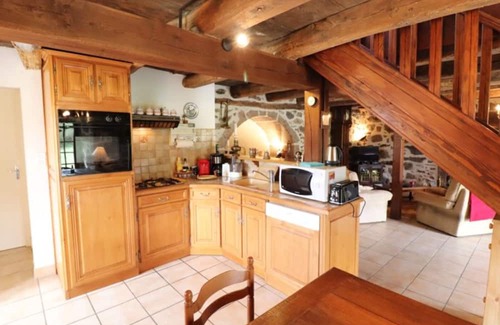 Saint Dezery Hütte | Characterful cottage with billiards, fireplace, enclosed garden, pets allowed