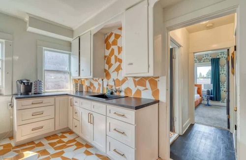Hosford-Abernethy Wohnung | Warhol Suite ~ Art Deco Apartment ~ 92 WalkScore