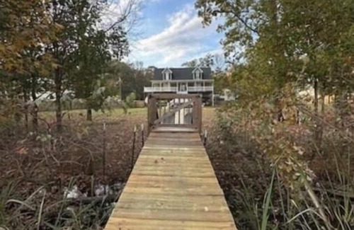 Winnsboro Haus | DuckedAway.Dreamy Lakefront Escape on Dutchman Creek!
