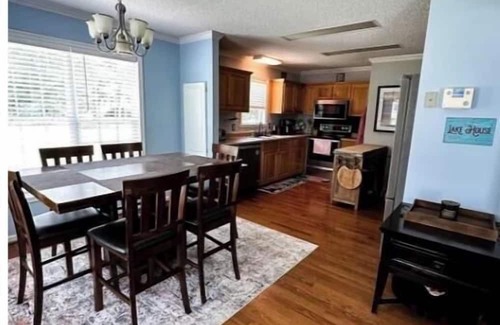 Winnsboro Haus | DuckedAway.Dreamy Lakefront Escape on Dutchman Creek!