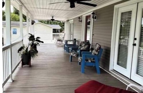 Winnsboro Haus | DuckedAway.Dreamy Lakefront Escape on Dutchman Creek!