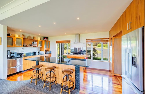 Clarks Beach Haus | Black Swan Retreat: Lifestyle Charm on a Budget