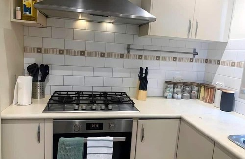 Fawkner Haus | Private 1BR in Fawkner Home with Garden