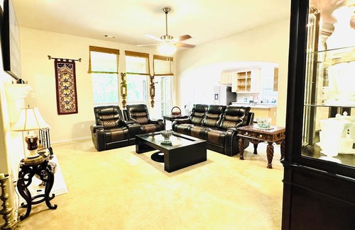 Mansfield Haus | Modern Comfort in the Heart of DFW - 3BR Home in Mansfield