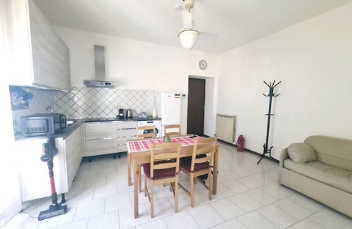 Gorla Wohnung | Quiet apartment 30 meters from the Red Metro, in a well-serviced area