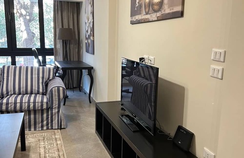 Heliopolis Wohnung | Charming 2-bedroom apartment with WiFi, AC in brilliant Heliopolis