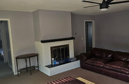 West Okoboji Haus | Hoist available for boats up to 25 ft. Charming 2BR house in lovely W. Okoboji