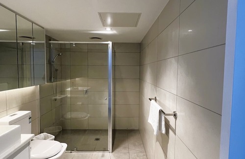 Carlton South Wohnung | Large City Apartment for 6 Guests | Melbourne CBD | Free Wi-Fi & On Site Parking