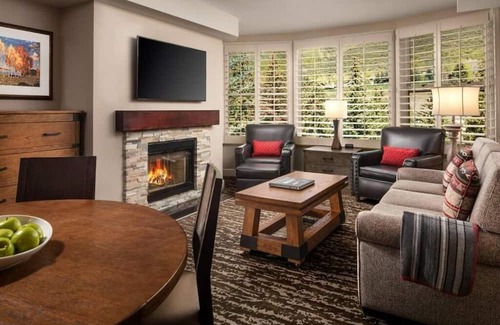 Highland Meadows Eigentumswohnung | Enjoy a 3 Day Fall Weekend -2-bedroom condo at Marriott Resort in charming Vail