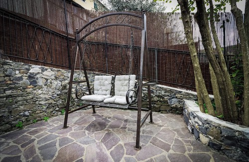 Bargagli Haus | Charming country house with WiFi, heated pool, artwork, barbecue in the garden.