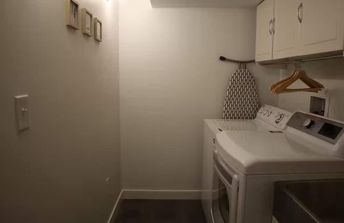 Fort Gary Haus | 1BD Cozy Suite with Office Space near U of M