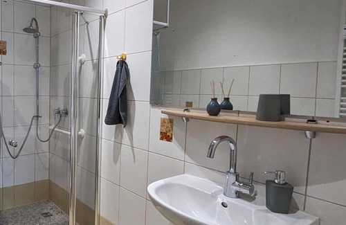 Pforzheim Wohnung | Schickes Apartment für 1-2 Personen, Schlafzimmer, Küche, Bad. Zentral gelegen.