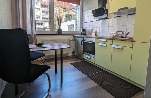 Pforzheim Wohnung | Schickes Apartment für 1-2 Personen, Schlafzimmer, Küche, Bad. Zentral gelegen.