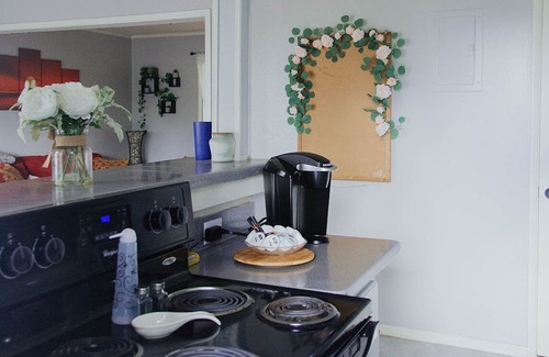 Waimalu Haus | 3-bedroom townhome in delightful Aiea with AC, WiFi