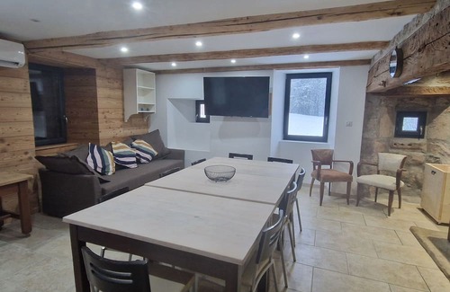 Saint-Symphorien-de-Mahun Haus | Domaine le Bouissou Du Mahun Gîtes for groups 15 to 40 people