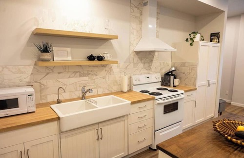 Calgary Haus | Entire 2 Bedroom Guest Suite with Laundry, Minutes from Bragg Creek!