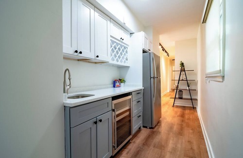 Gold Coast Wohnung | Modern 4BR Gold Coast Duplex w/Jacuzzi & Balcony