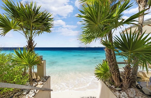 Belnem Wohnung | Oceanfront Penthouse w/Sandy Beach & Pool - RARE FIND on Bonaire!