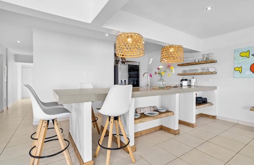 Belnem Wohnung | Oceanfront Penthouse w/Sandy Beach & Pool - RARE FIND on Bonaire!